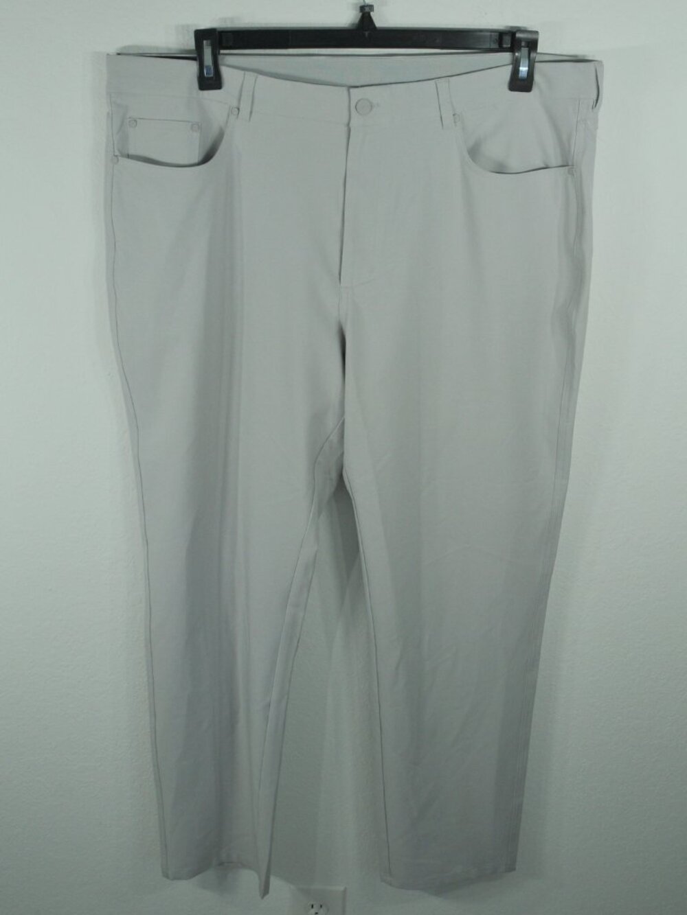 Greg Norman Men's Golf Pants 40 x 30 Performance Stretch Sky Grey NWT